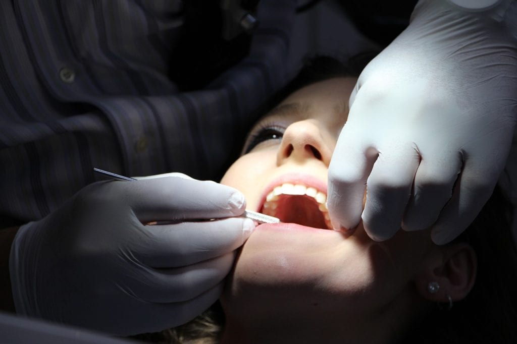 Hypnose hilft dabei, vor dem Zahnarzt keine Angst mehr haben zu müssen